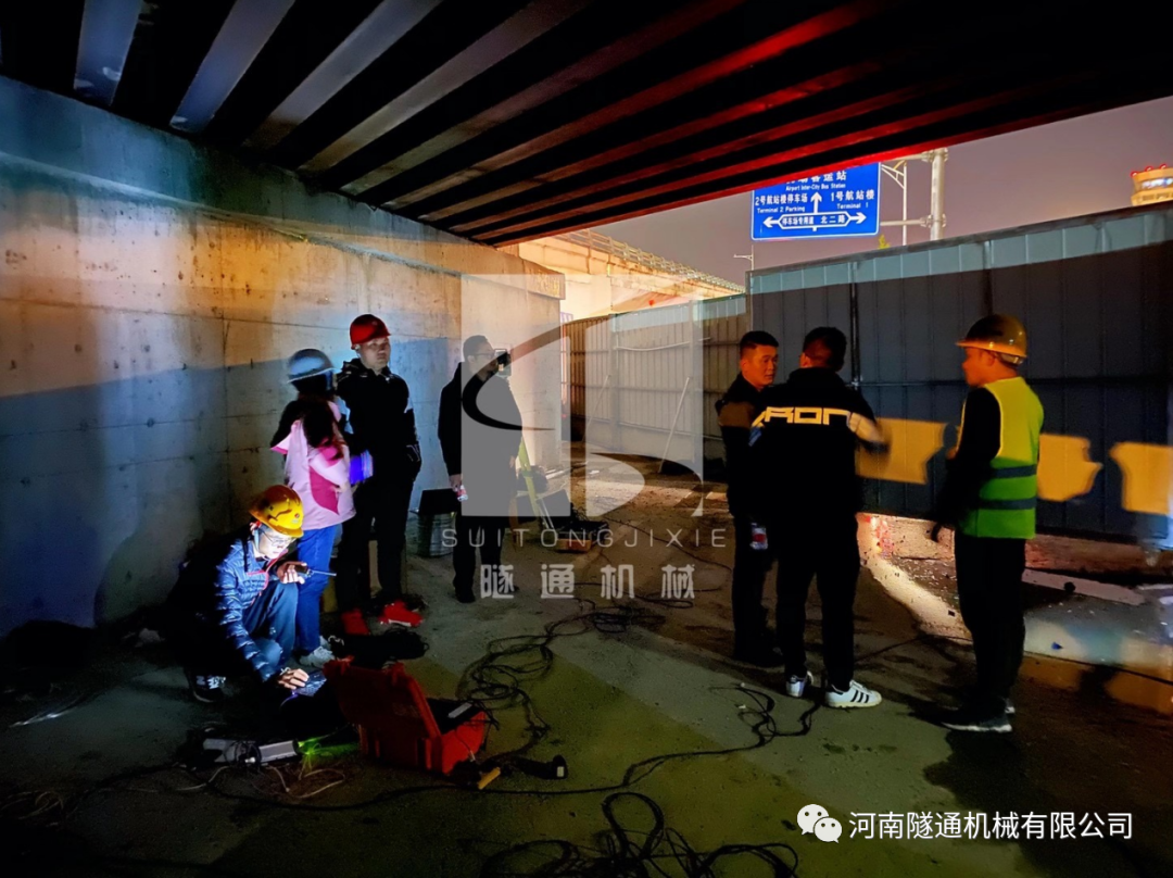 中國(guó)水利水電第七工程局有限公司成都軌道交通19號(hào)線鋼便橋項(xiàng)目順利通車(chē)(圖9) 9.png